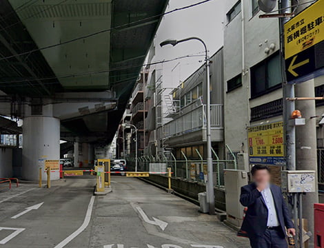 大阪市立西横堀駐車場
